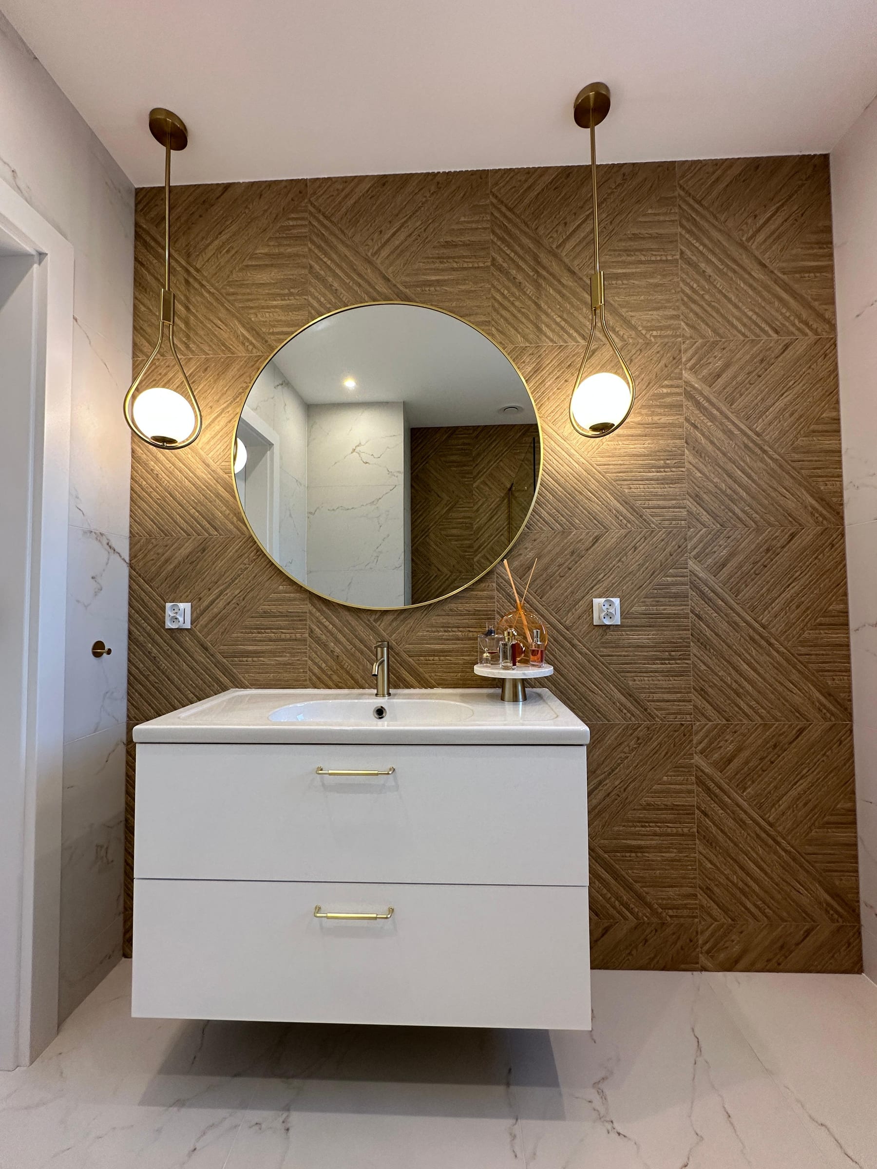 Herringbone Oak Shower Room